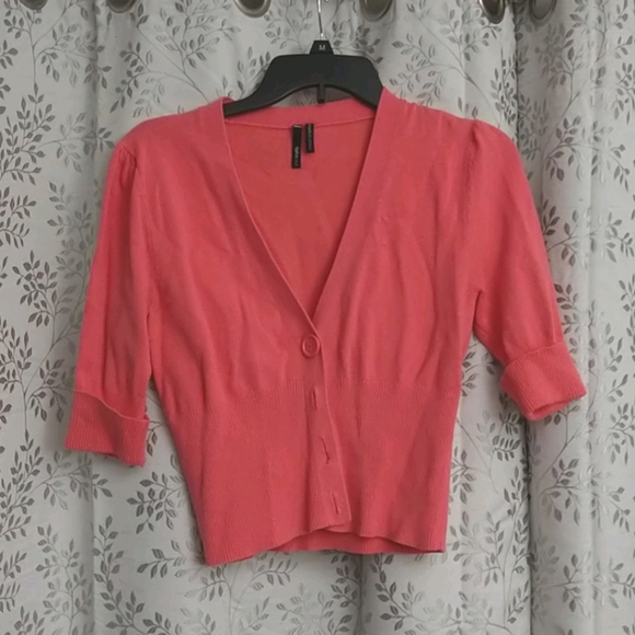 take out Sweaters - 2/$3 Pink cropped short sleeve buttoned cardigan
